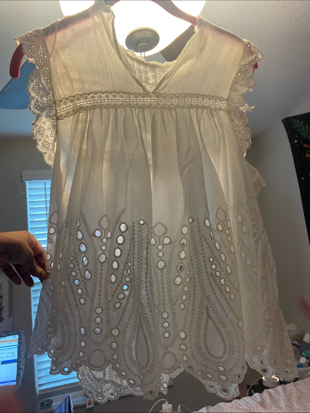 Zara white eyelet top medium 🌼